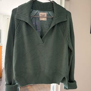 Abercrombie & Fitch Women's Green Sweater